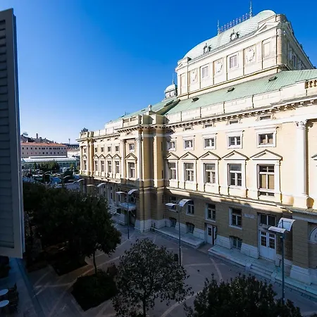 Teatro Suite&rooms Affittacamere Fiume