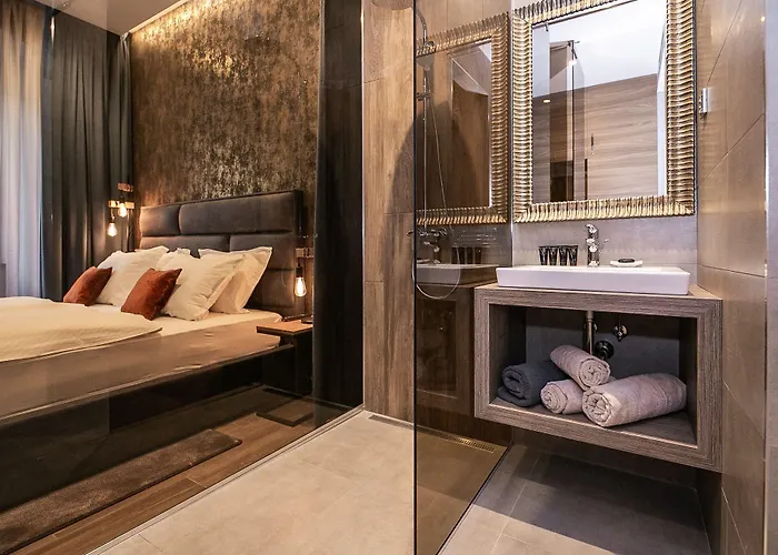 Teatro Suite&rooms Pensiune Rijeka