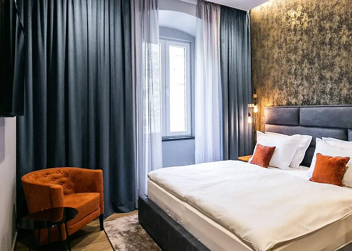 Teatro & Vendégház 4*