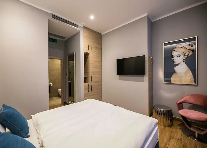 Pensiune Teatro Suite&rooms