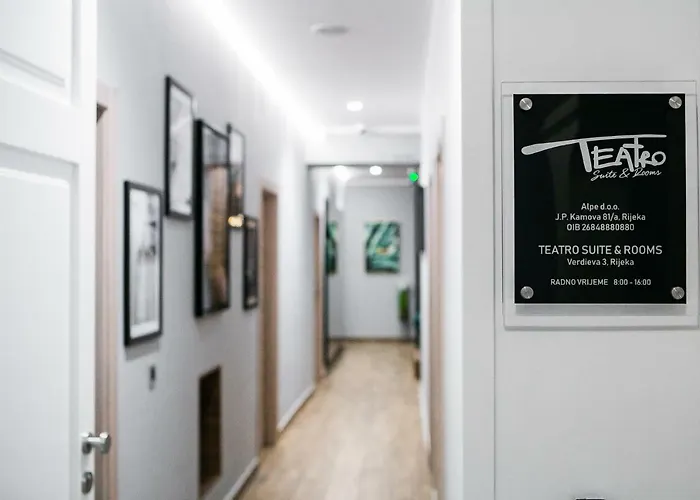 Pensiune Teatro Suite&rooms