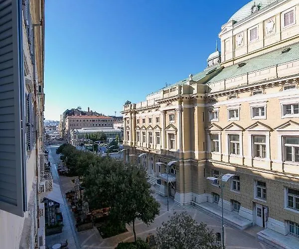 Teatro & 4* Fiume