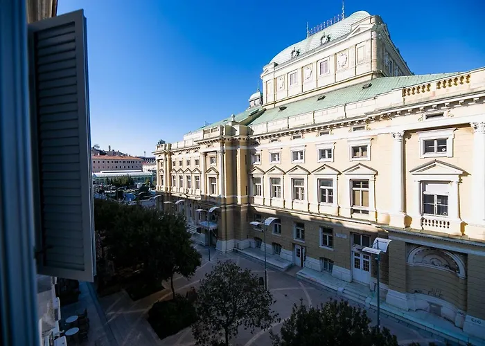Teatro Suite&rooms Pensiune Rijeka