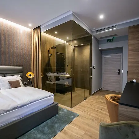 Teatro & Penzion 4*