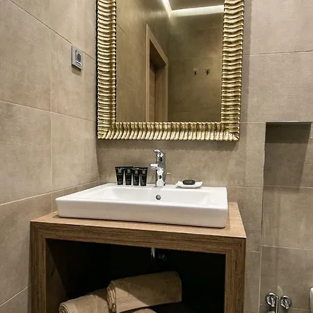 Teatro & 4* リエカ