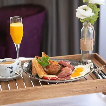 Pensjonat Teatro & 4*